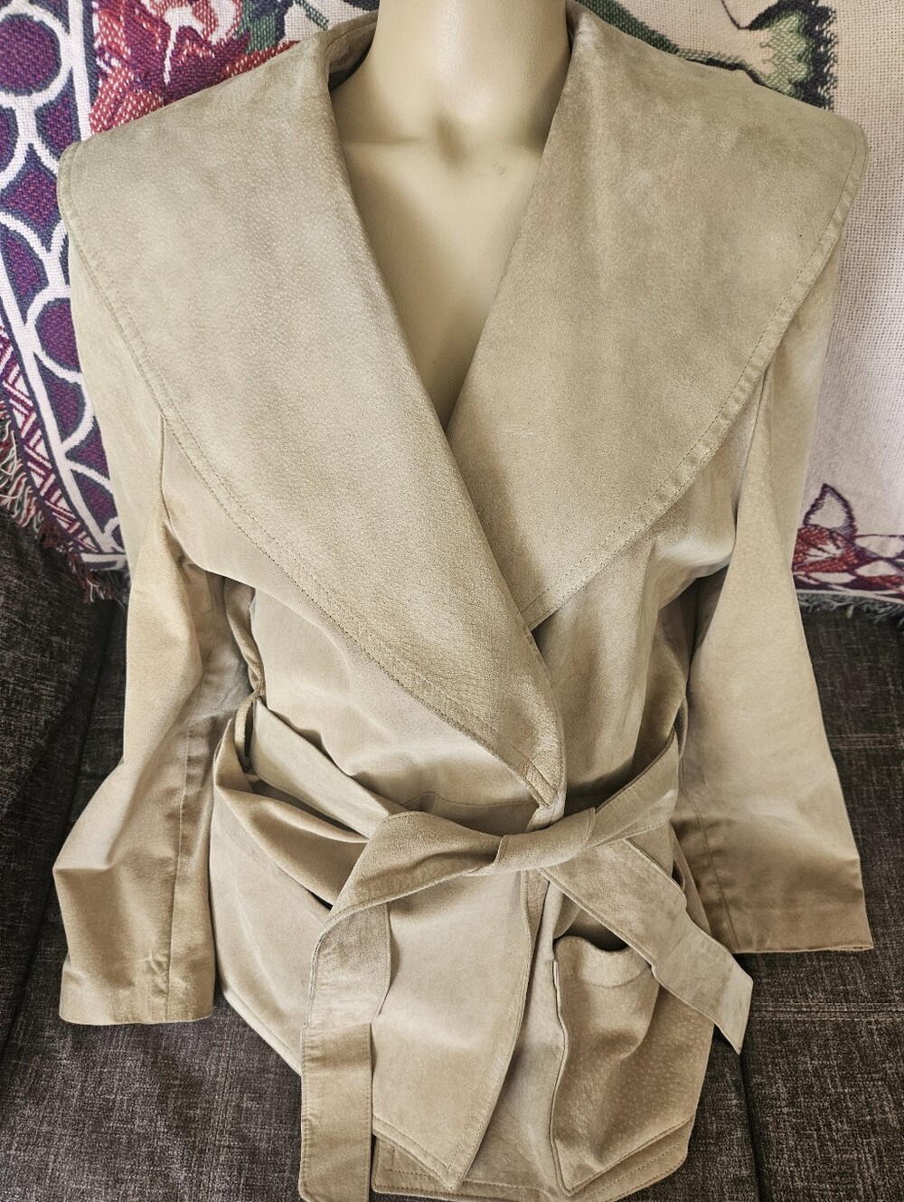 Danier Vintage Y2k Cream Suede Wrap Jacket. Medium, 22 Inches Ptp